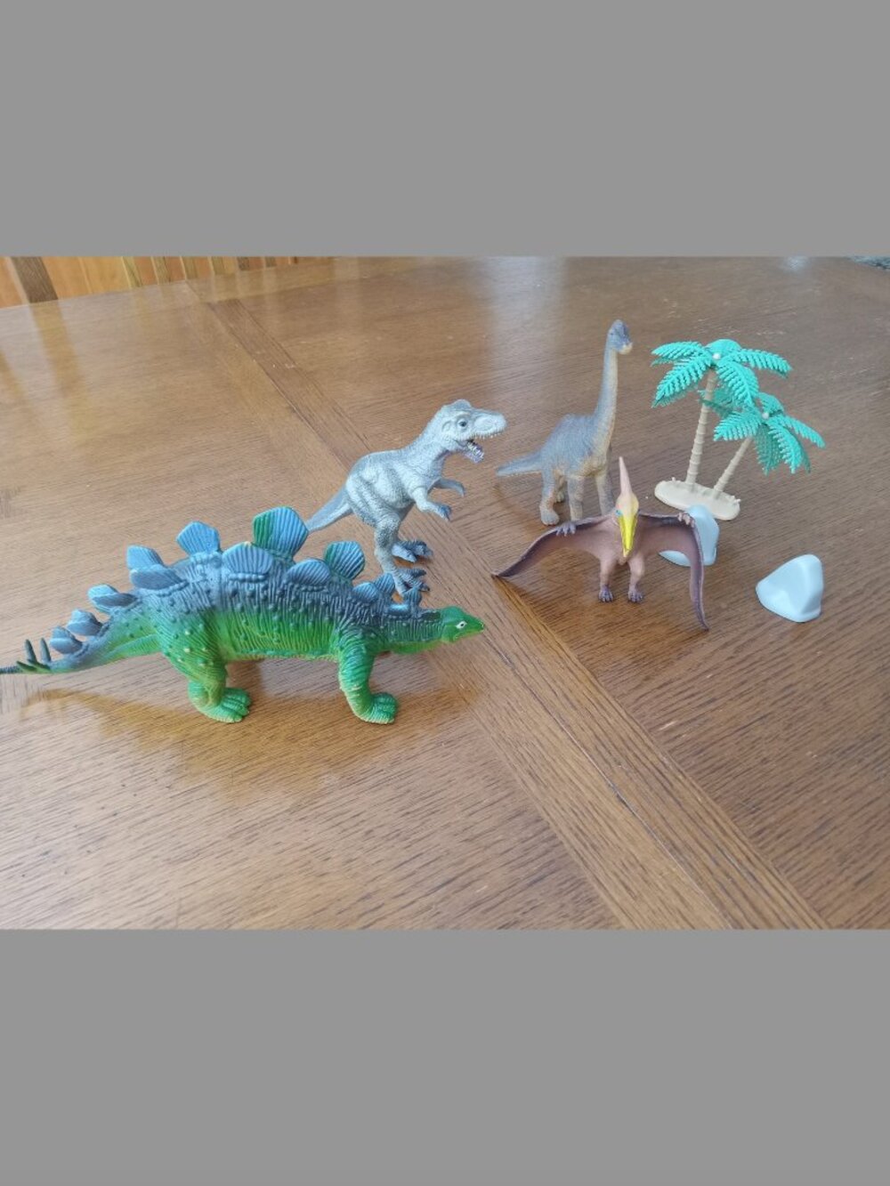 4 Collectable Dinosaurs with Accessories (Set 1)